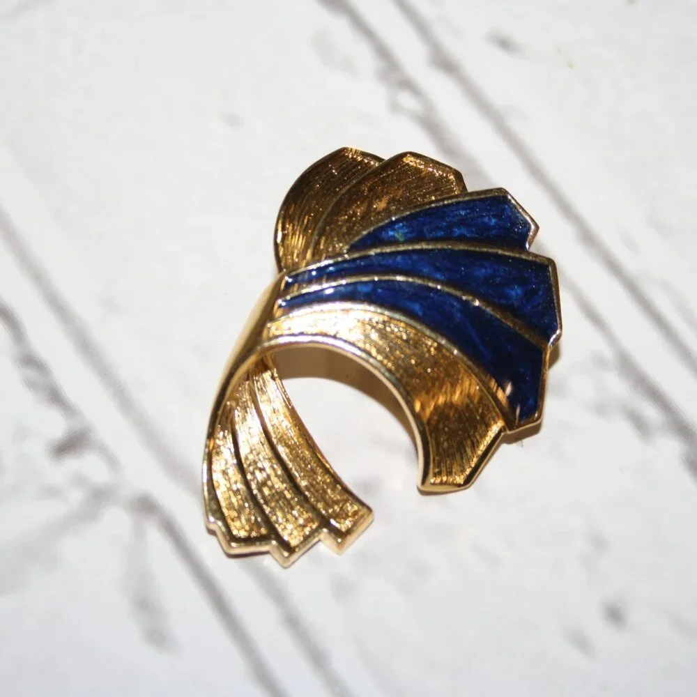💙 Vintage Gold & Blue Scarf Clip Ring · 2